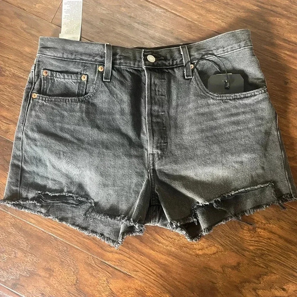 Levi’s 501 High Rise Shorts-NWT-Size 31 black - Picture 1 of 7